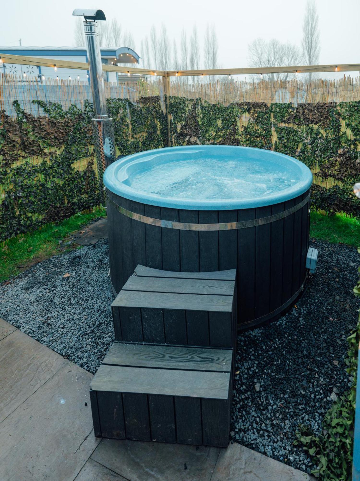 Sunset Retreats The Double Hobbit Villa Worcester Eksteriør bilde